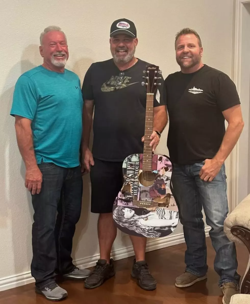 North Texas Man Who Smashed Taylor Swift Guitar, Now Selling It